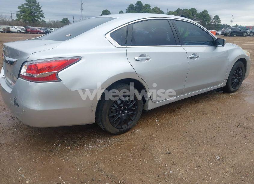 Photo 4 of 2014 Nissan Altima 2.5 S (VIN 1N4AL3AP3EC158952)