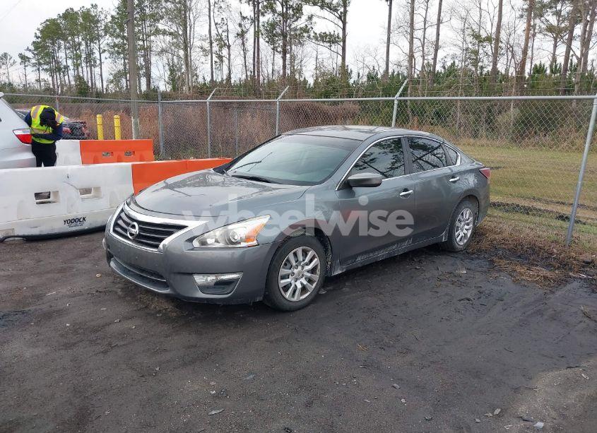 Photo 2 of 2014 Nissan Altima 2.5 S (VIN 1N4AL3AP3EN210584)