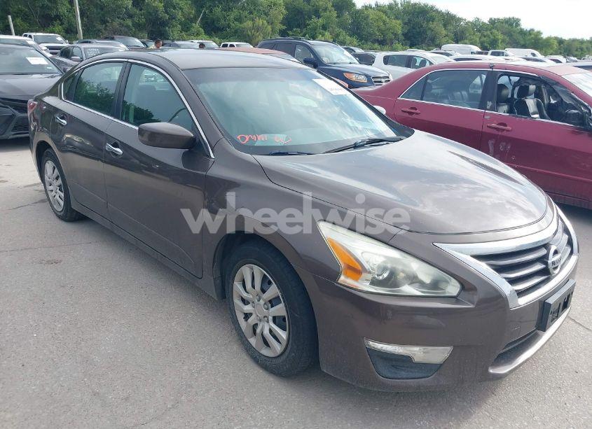 2014 Nissan Altima 2.5 S (VIN 1N4AL3AP3EN211105) main photo