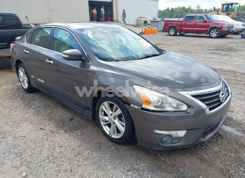 2014 Nissan Altima 2.5 SV (VIN 1N4AL3AP3EN214571) main photo