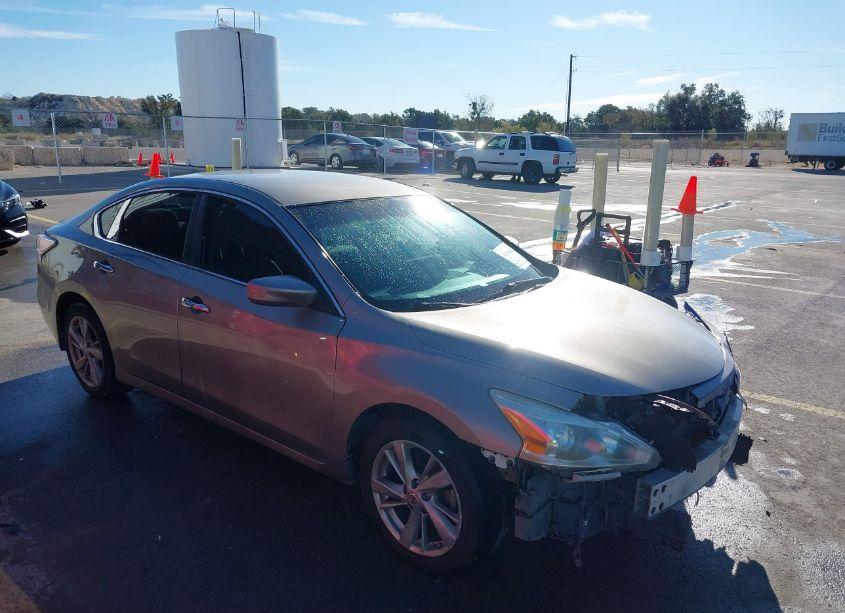 2014 Nissan Altima 2.5 SV (VIN 1N4AL3AP3EN235758) main photo