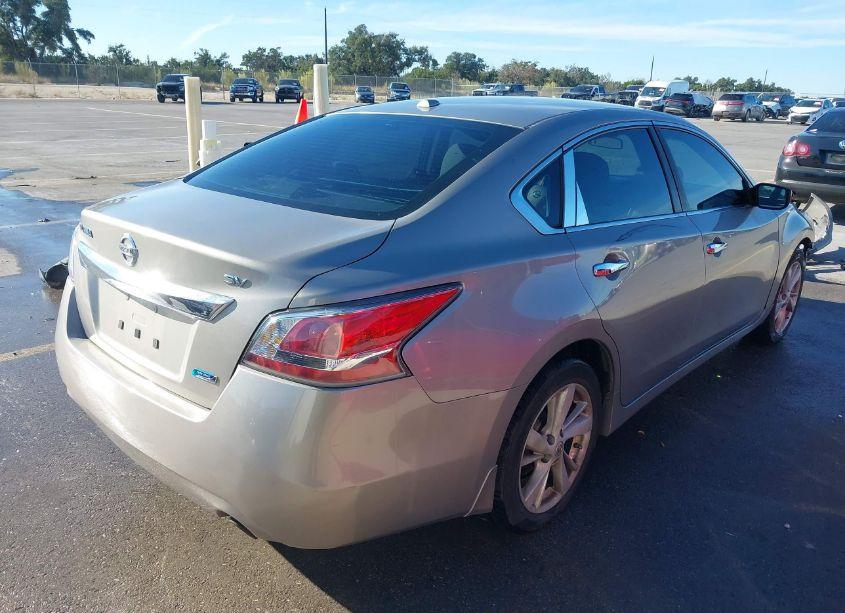 Photo 4 of 2014 Nissan Altima 2.5 SV (VIN 1N4AL3AP3EN235758)