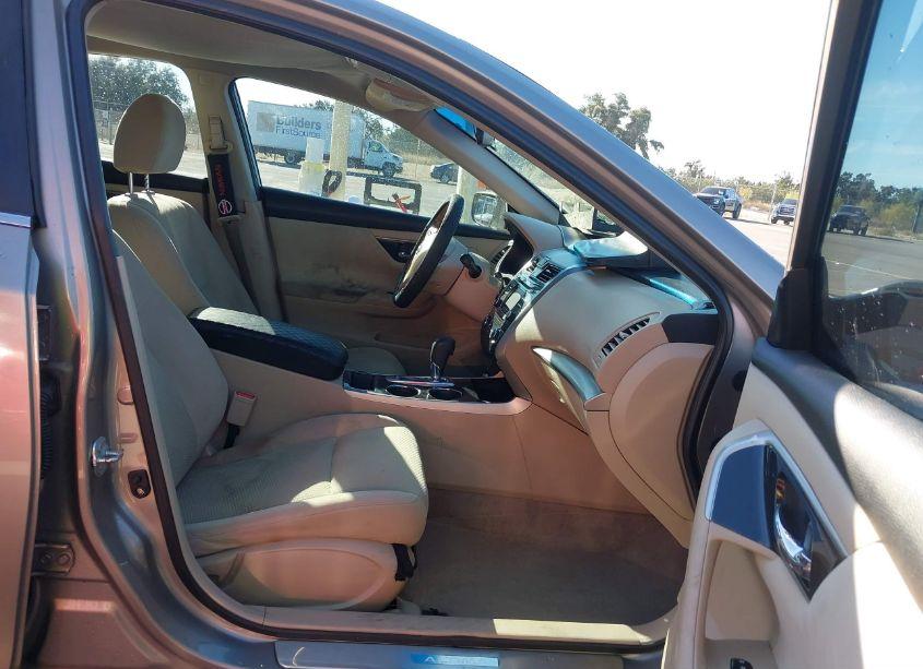 Photo 5 of 2014 Nissan Altima 2.5 SV (VIN 1N4AL3AP3EN235758)