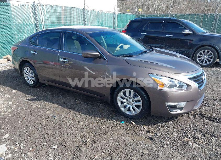 2014 Nissan Altima 2.5 S (VIN 1N4AL3AP3EN261826) main photo