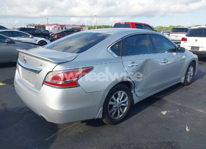 Photo 4 of 2015 Nissan Altima 2.5 S (VIN 1N4AL3AP3FC101863)