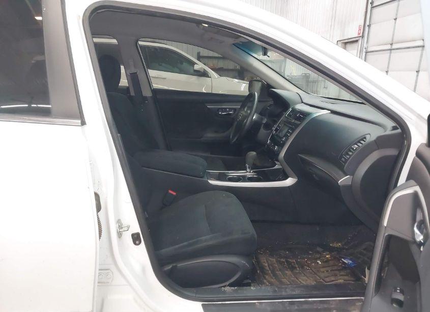 Photo 5 of 2015 Nissan Altima 2.5 SV (VIN 1N4AL3AP3FC137777)