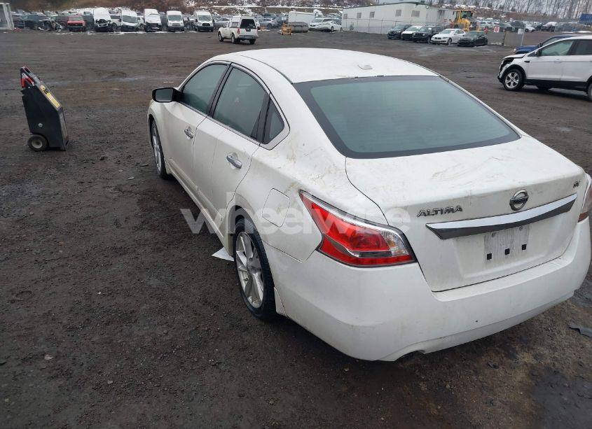 Photo 3 of 2015 Nissan Altima 2.5 SV (VIN 1N4AL3AP3FC140212)