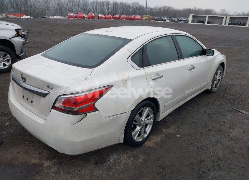 Photo 4 of 2015 Nissan Altima 2.5 SV (VIN 1N4AL3AP3FC140212)
