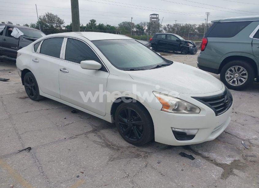 2015 Nissan Altima 2.5 S (VIN 1N4AL3AP3FC141957) main photo