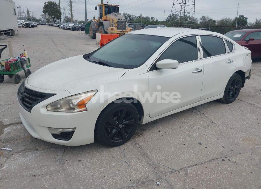 Photo 2 of 2015 Nissan Altima 2.5 S (VIN 1N4AL3AP3FC141957)