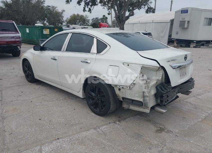 Photo 3 of 2015 Nissan Altima 2.5 S (VIN 1N4AL3AP3FC141957)