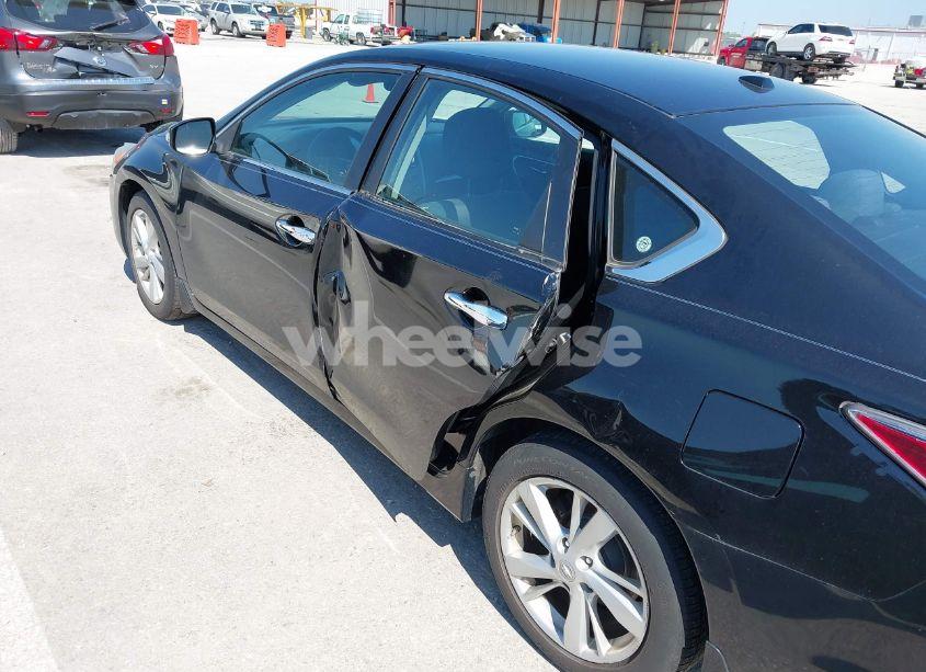 Photo 6 of 2015 Nissan Altima 2.5 SV (VIN 1N4AL3AP3FC169385)