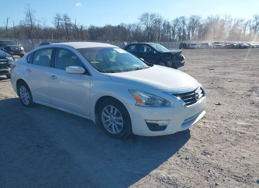 2015 Nissan Altima 2.5 S (VIN 1N4AL3AP3FC184274) main photo