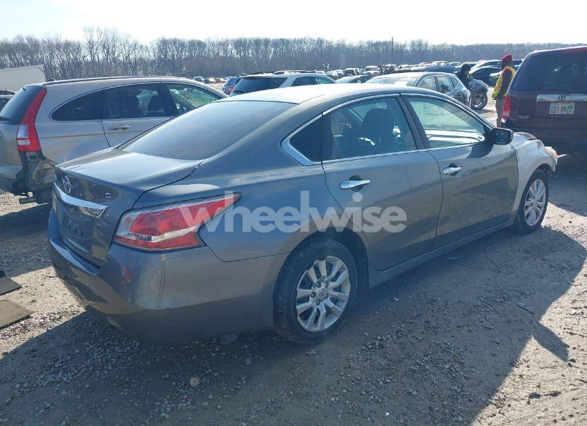 Photo 4 of 2015 Nissan Altima 2.5/2.5 S/2.5 SL/2.5 SV (VIN 1N4AL3AP3FC237457)