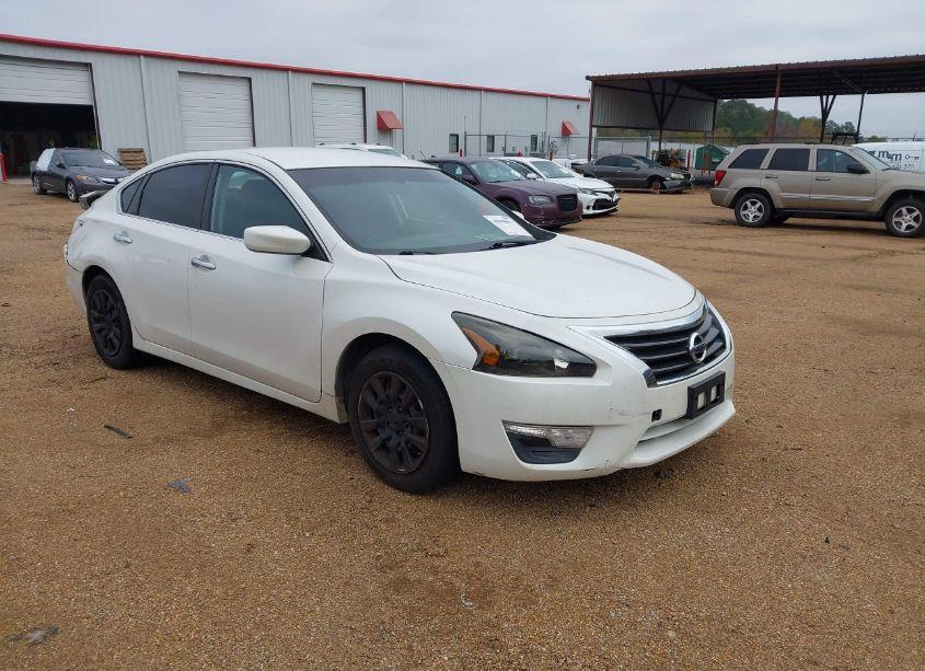 2015 Nissan Altima 2.5/2.5 S/2.5 SL/2.5 SV (VIN 1N4AL3AP3FC243937) main photo