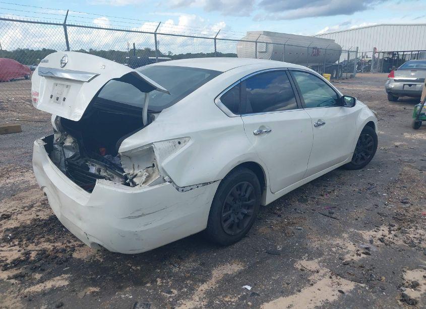 Photo 4 of 2015 Nissan Altima 2.5/2.5 S/2.5 SL/2.5 SV (VIN 1N4AL3AP3FC243937)