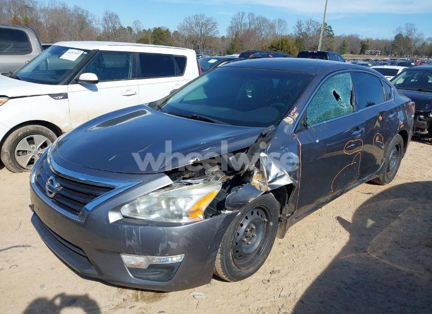 Photo 2 of 2015 Nissan Altima 2.5 S (VIN 1N4AL3AP3FC249852)