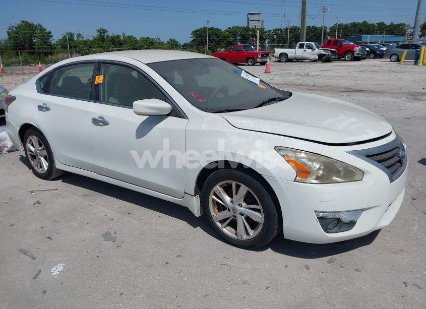 2015 Nissan Altima 2.5 SV (VIN 1N4AL3AP3FC251603) main photo