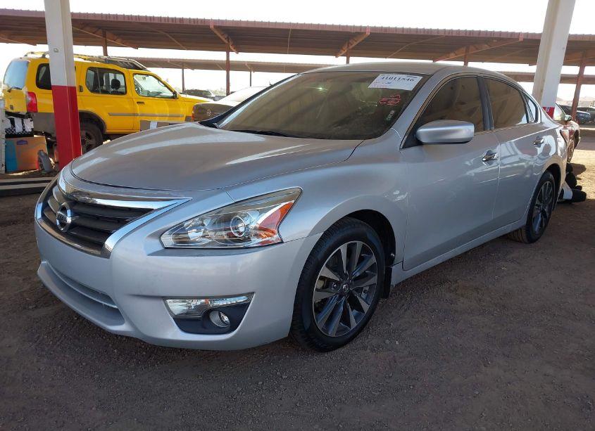 Photo 2 of 2015 Nissan Altima 2.5 SV (VIN 1N4AL3AP3FC254601)