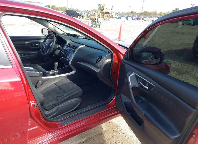 Photo 5 of 2015 Nissan Altima 2.5/2.5 S/2.5 SL/2.5 SV (VIN 1N4AL3AP3FC285816)