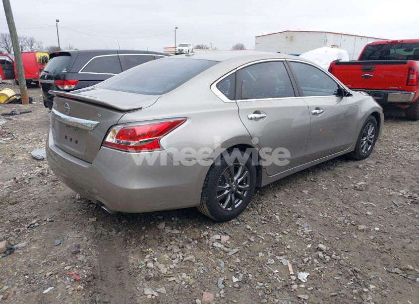 Photo 4 of 2015 Nissan Altima 2.5 S (VIN 1N4AL3AP3FC288120)