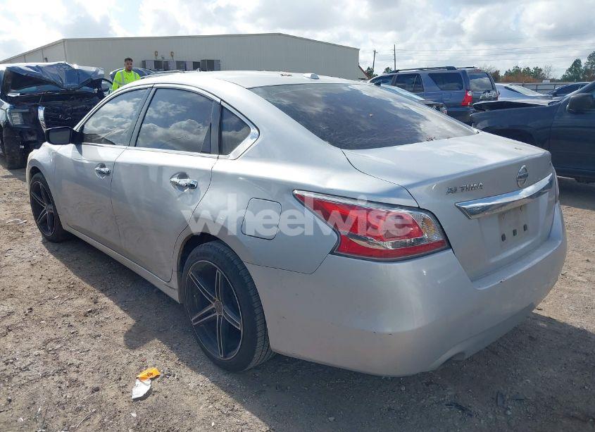 Photo 3 of 2015 Nissan Altima 2.5/2.5 S/2.5 SL/2.5 SV (VIN 1N4AL3AP3FC447542)