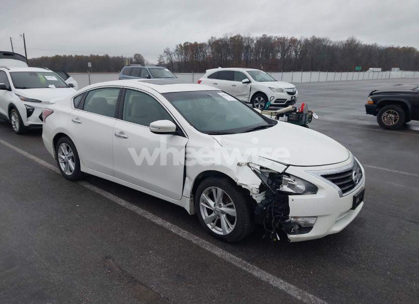 2015 Nissan Altima 2.5 SV (VIN 1N4AL3AP3FC457469) main photo