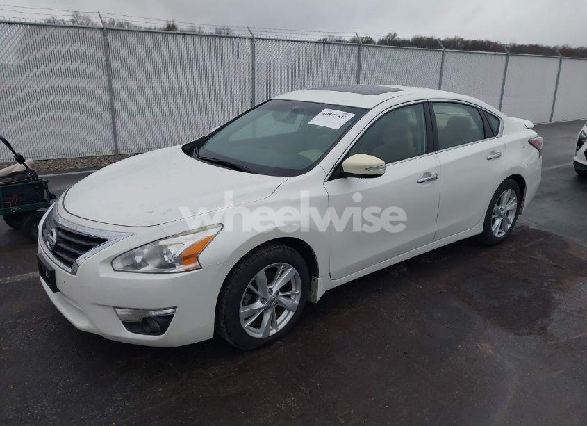 Photo 2 of 2015 Nissan Altima 2.5 SV (VIN 1N4AL3AP3FC457469)
