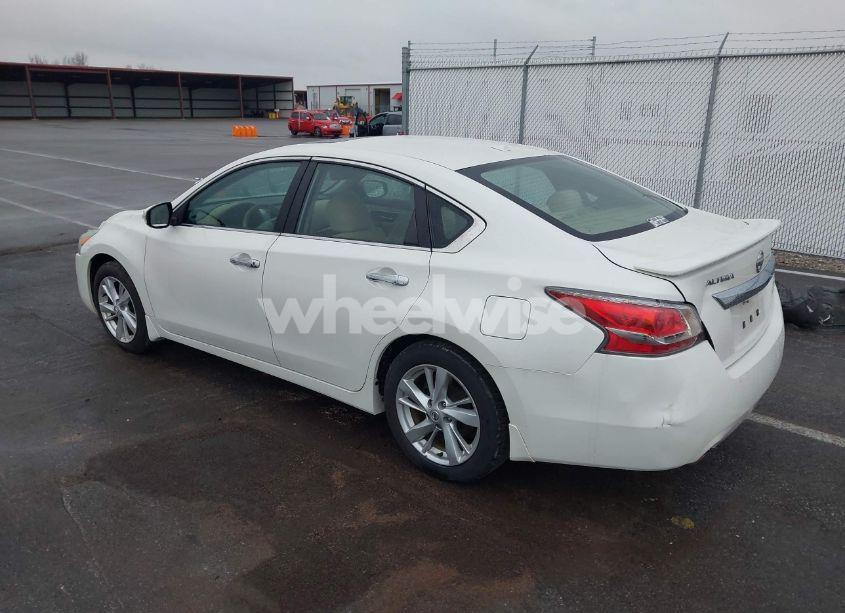 Photo 3 of 2015 Nissan Altima 2.5 SV (VIN 1N4AL3AP3FC457469)