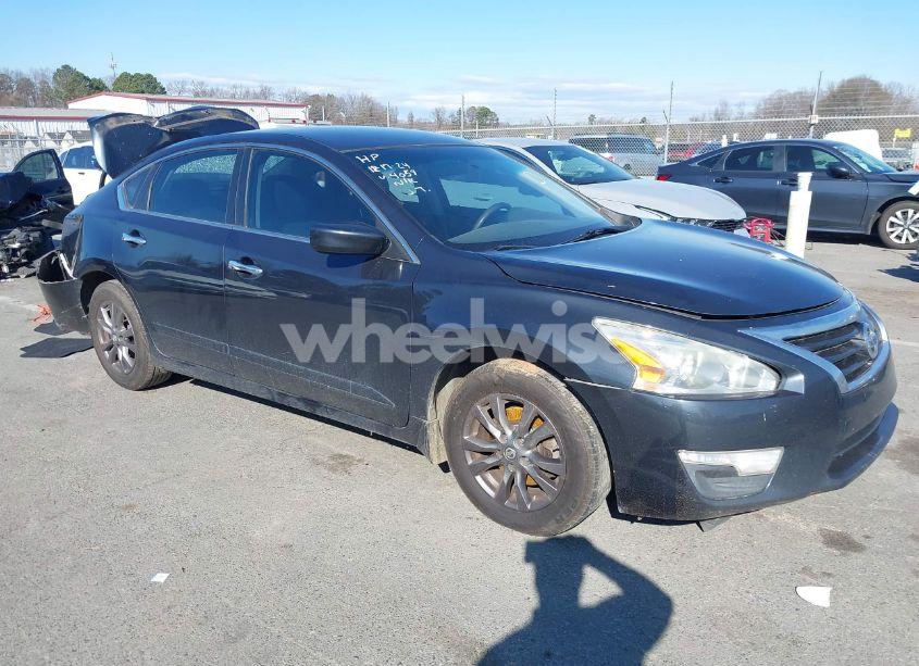 2015 Nissan Altima 2.5 S (VIN 1N4AL3AP3FC474059) main photo
