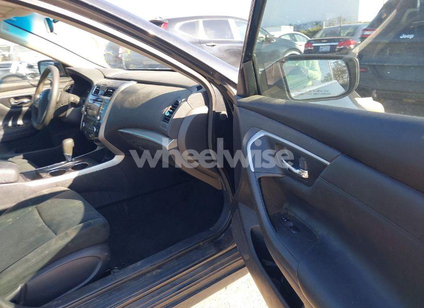 Photo 5 of 2015 Nissan Altima 2.5 S (VIN 1N4AL3AP3FC474059)