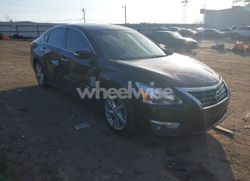 2015 Nissan Altima 2.5 SV (VIN 1N4AL3AP3FC569494) main photo