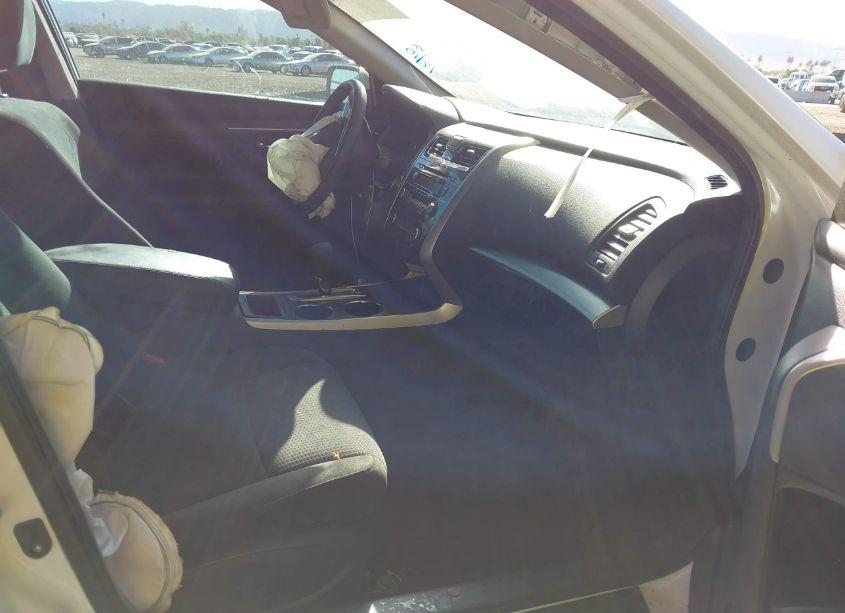Photo 5 of 2015 Nissan Altima 2.5 S (VIN 1N4AL3AP3FC586361)