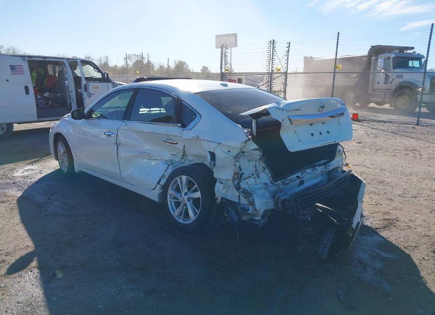 Photo 3 of 2015 Nissan Altima 2.5 SV (VIN 1N4AL3AP3FC591169)