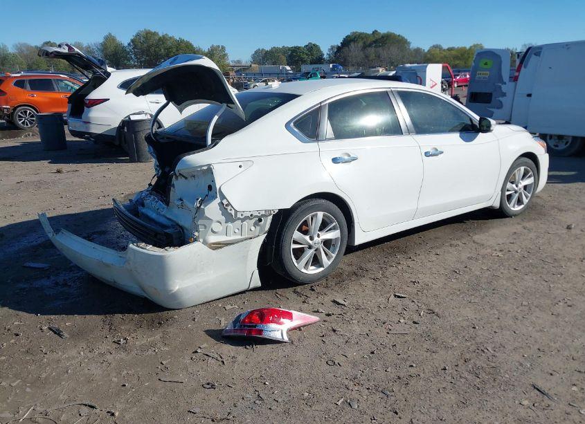 Photo 4 of 2015 Nissan Altima 2.5 SV (VIN 1N4AL3AP3FC591169)