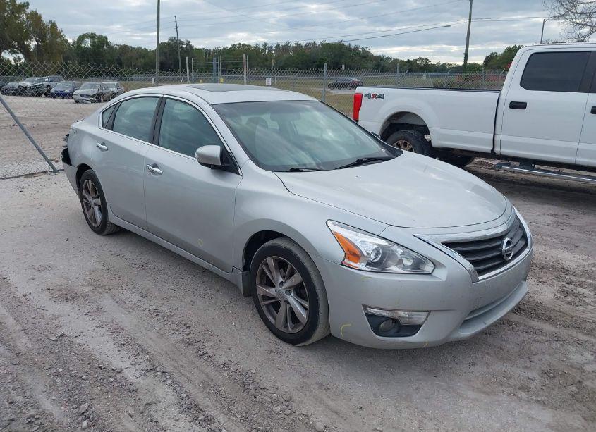 2015 Nissan Altima 2.5 SV (VIN 1N4AL3AP3FC593505) main photo