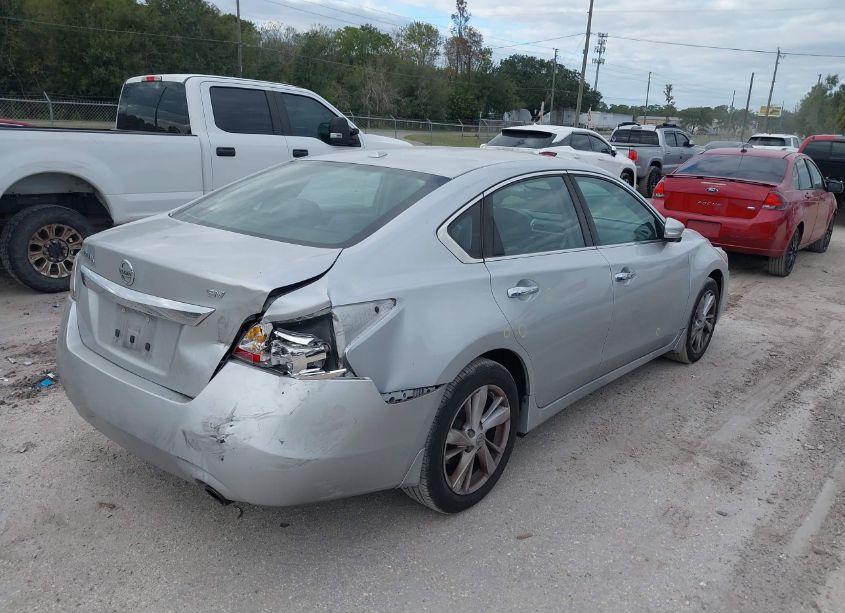 Photo 4 of 2015 Nissan Altima 2.5 SV (VIN 1N4AL3AP3FC593505)