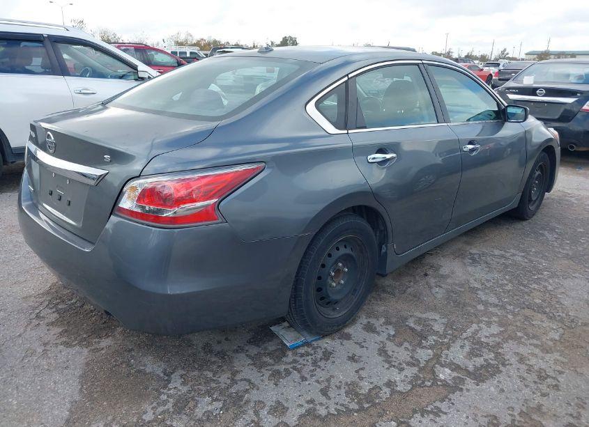 Photo 4 of 2015 Nissan Altima 2.5/2.5 S/2.5 SL/2.5 SV (VIN 1N4AL3AP3FN323520)