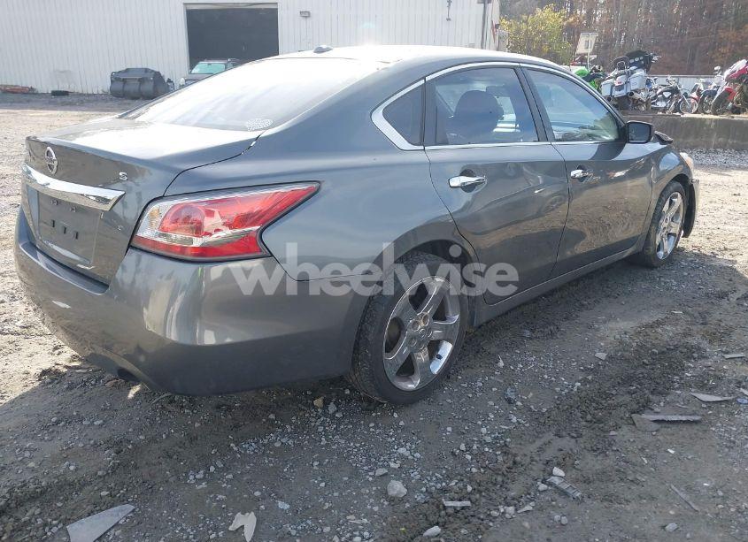 Photo 4 of 2015 Nissan Altima N/A (VIN 1N4AL3AP3FN328023)