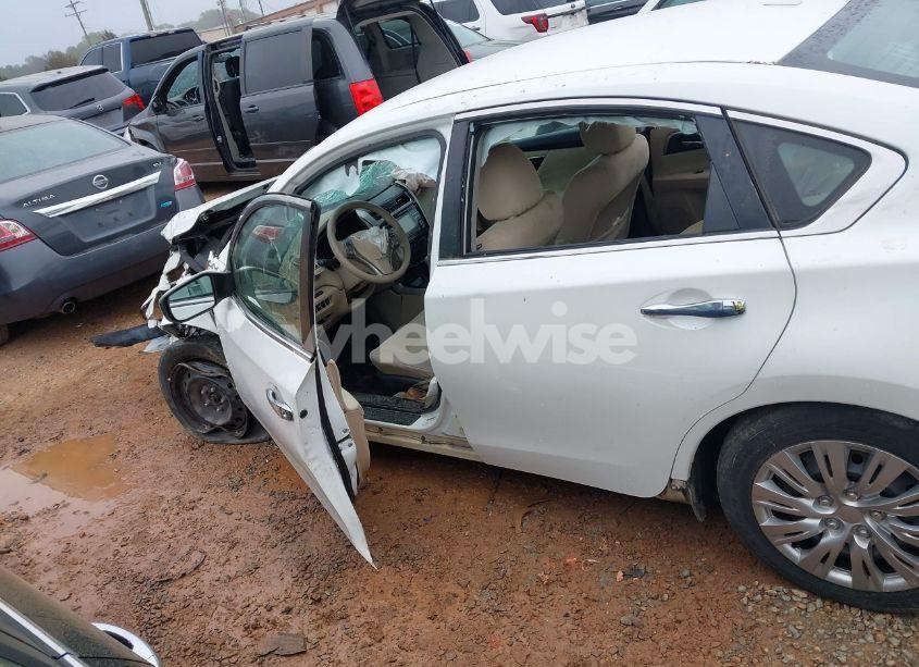 Photo 15 of 2015 Nissan Altima 2.5 S (VIN 1N4AL3AP3FN329432)