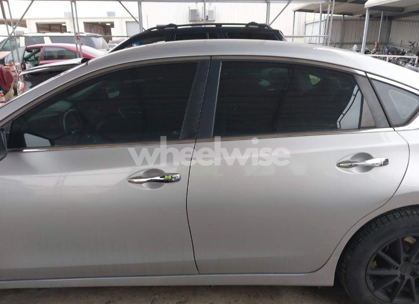 Photo 14 of 2015 Nissan Altima 2.5/2.5 S/2.5 SL/2.5 SV (VIN 1N4AL3AP3FN329835)