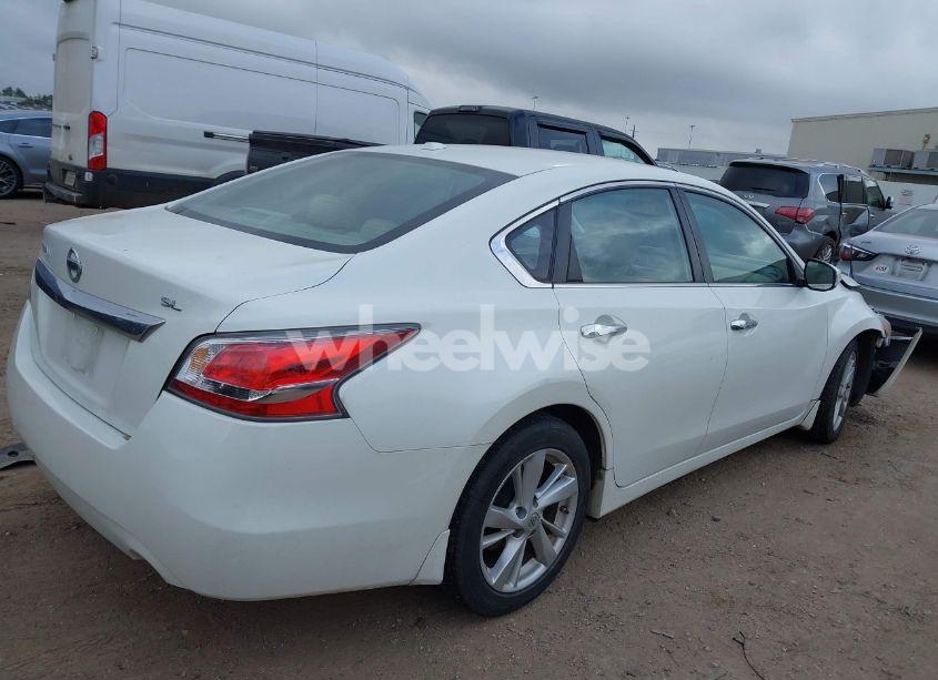 Photo 4 of 2015 Nissan Altima 2.5 SL (VIN 1N4AL3AP3FN337787)