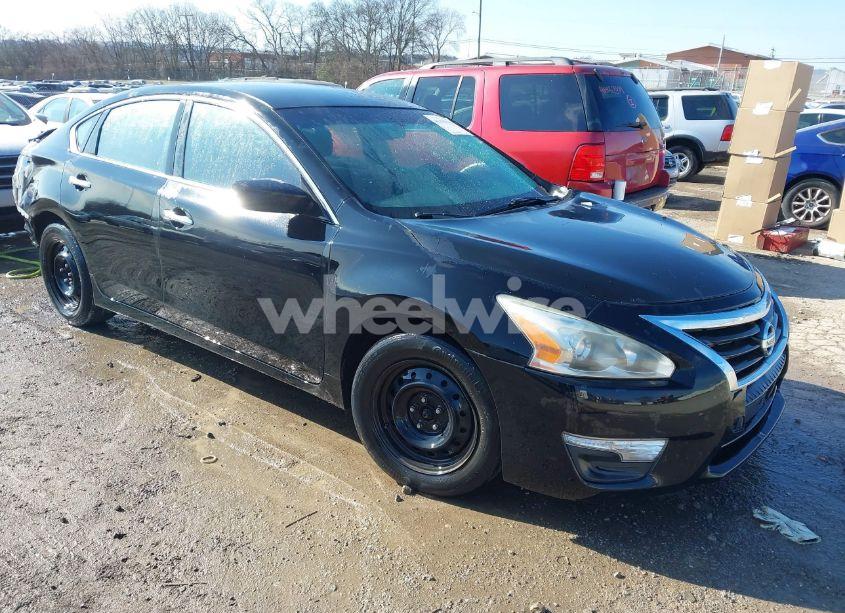 2015 Nissan Altima 2.5/2.5 S/2.5 SL/2.5 SV (VIN 1N4AL3AP3FN340995) main photo