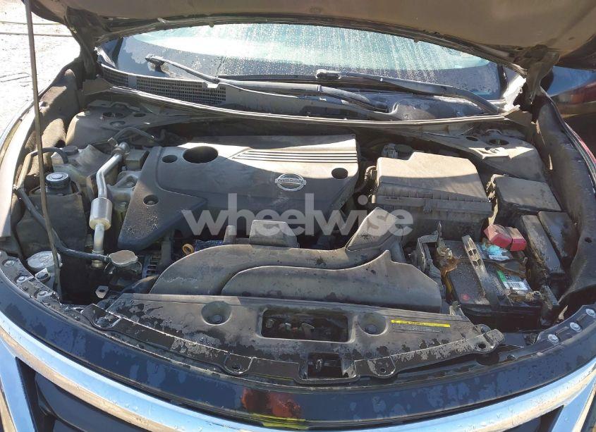 Photo 10 of 2015 Nissan Altima 2.5/2.5 S/2.5 SL/2.5 SV (VIN 1N4AL3AP3FN340995)