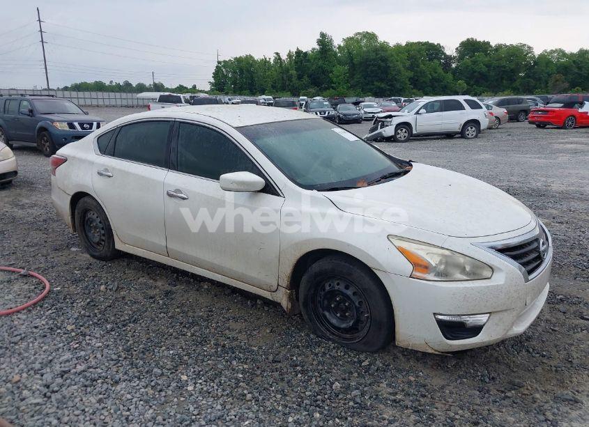 2015 Nissan Altima 2.5 S (VIN 1N4AL3AP3FN351169) main photo