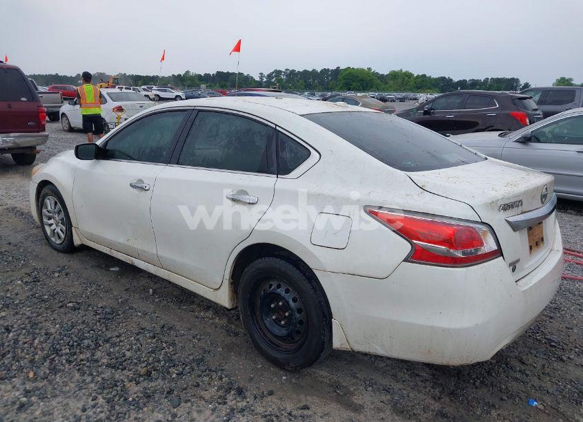 Photo 3 of 2015 Nissan Altima 2.5 S (VIN 1N4AL3AP3FN351169)
