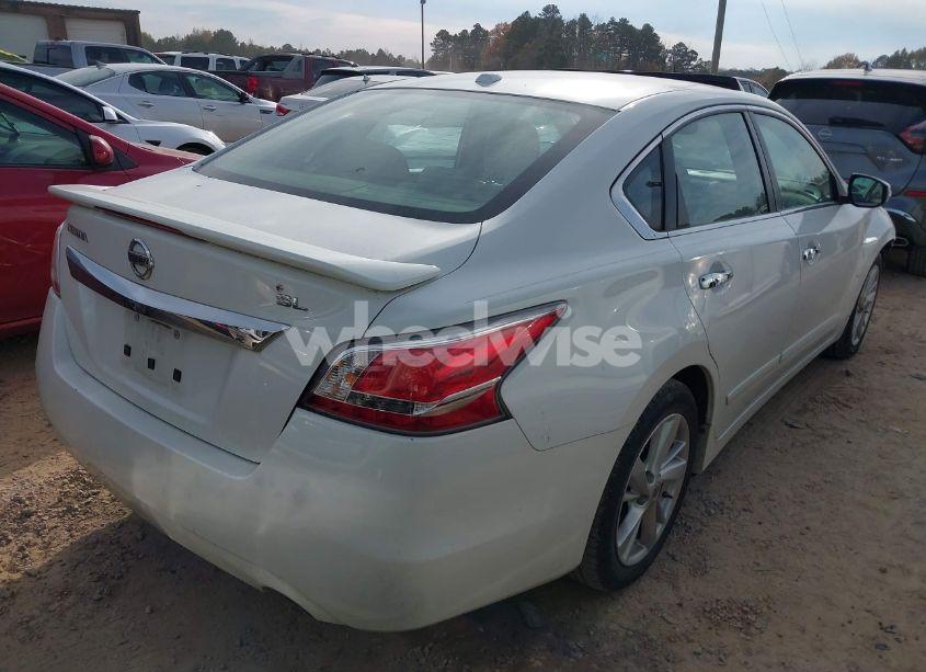 Photo 4 of 2015 Nissan Altima 2.5 SL (VIN 1N4AL3AP3FN359546)