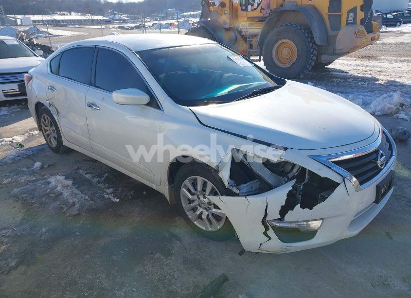 2015 Nissan Altima 2.5 S (VIN 1N4AL3AP3FN370546) main photo