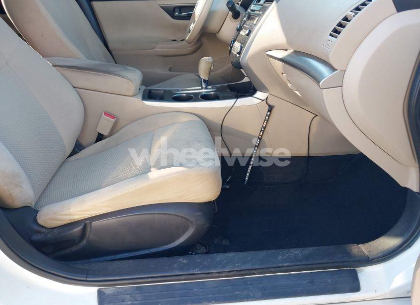 Photo 5 of 2015 Nissan Altima 2.5 S (VIN 1N4AL3AP3FN370546)