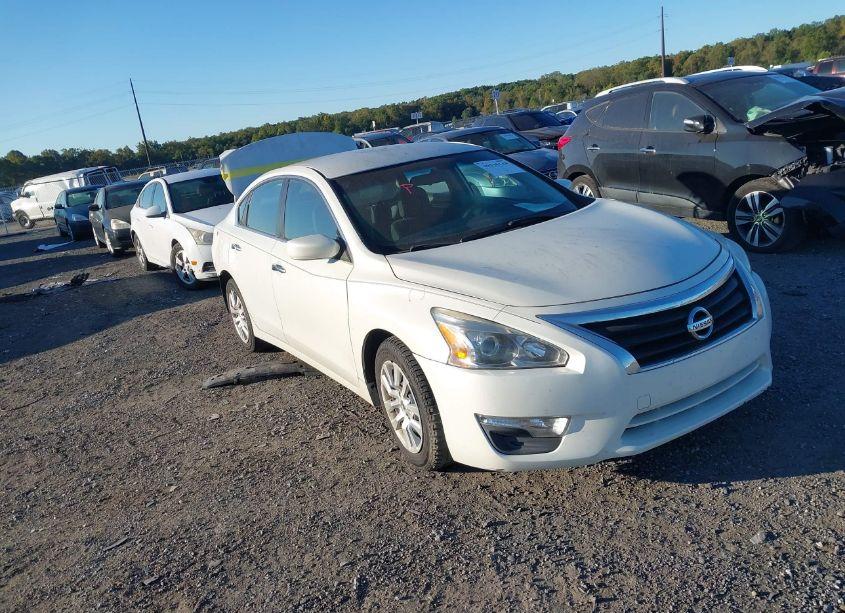 2015 Nissan Altima 2.5/2.5 S/2.5 SL/2.5 SV (VIN 1N4AL3AP3FN379344) main photo